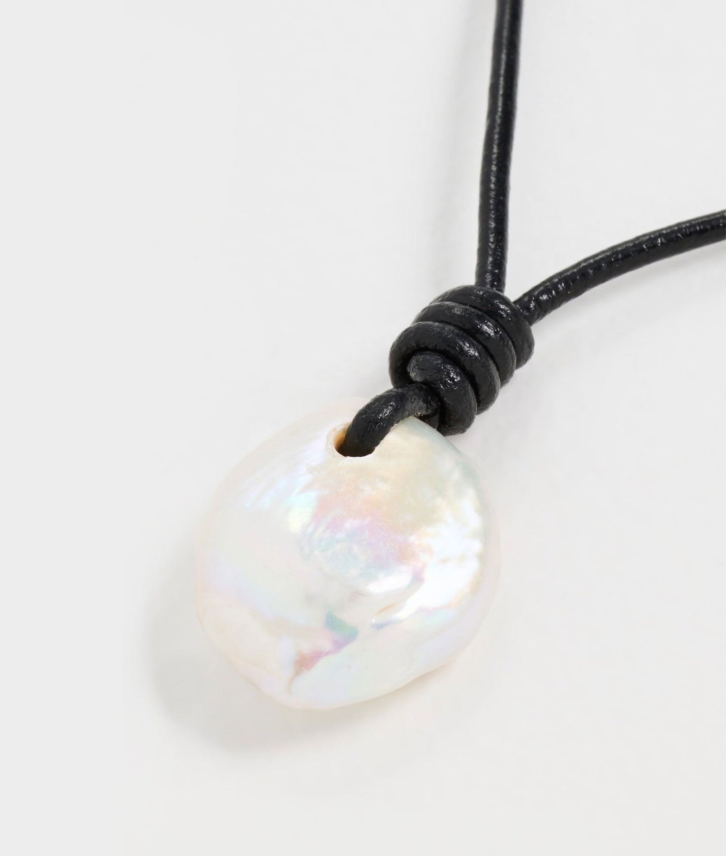 Justerbar halskæde med elegant vedhæng