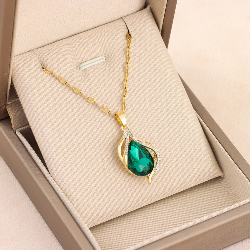 Elegant Green Water Drop Pendant Necklace™