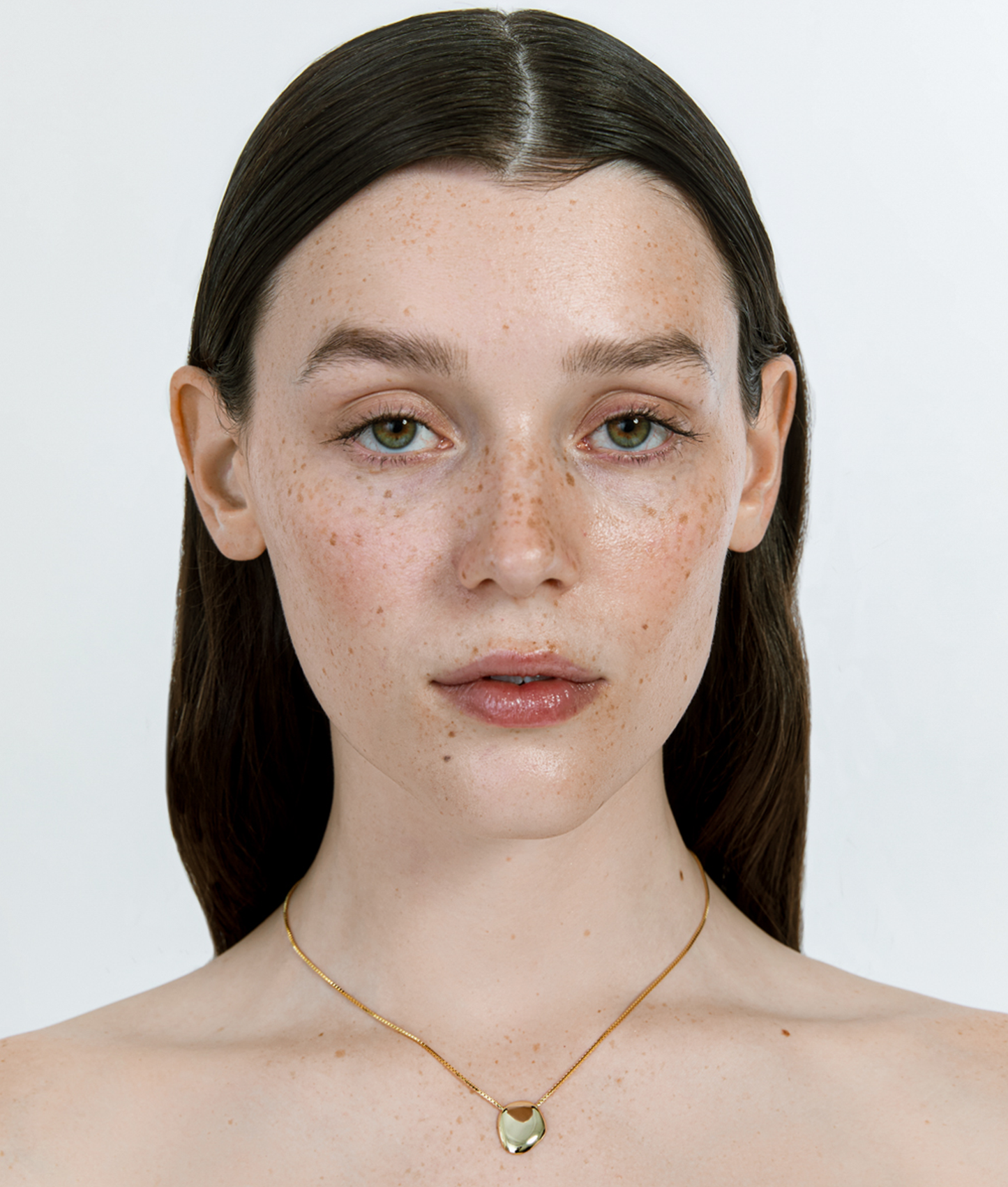 Fin guldhalskæde med vedhæng