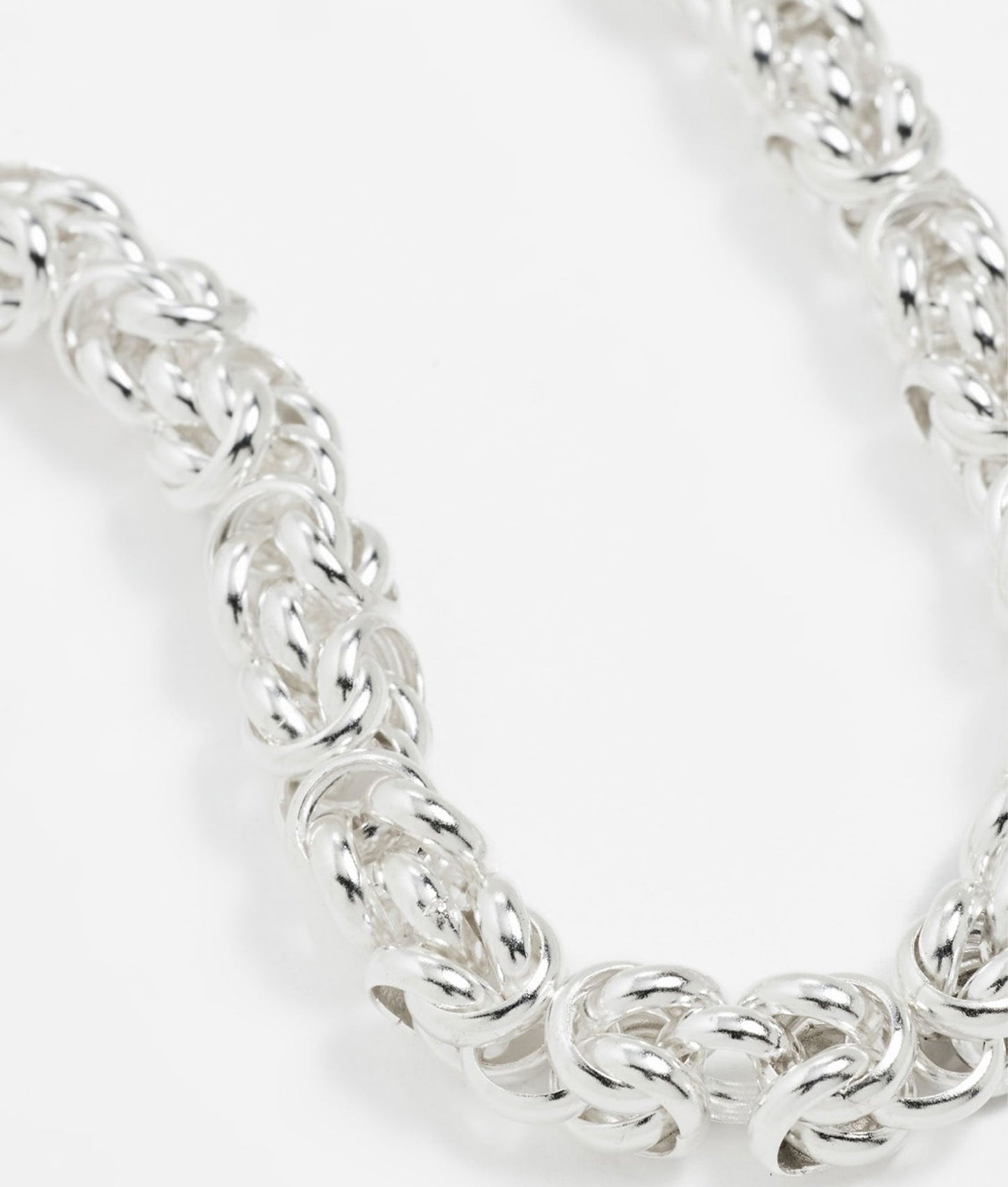 Fed og elegant halskæde med tykke kæder