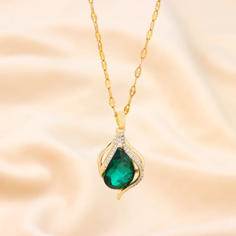 Elegant Green Water Drop Pendant Necklace™