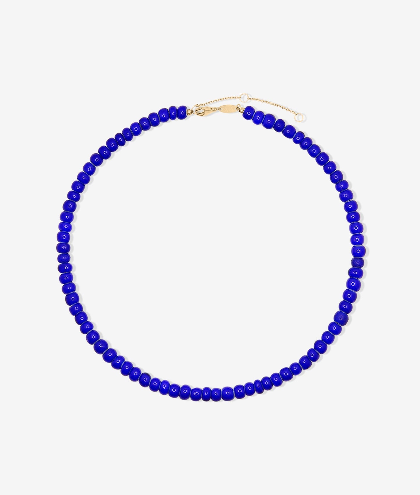 Elegant halskæde med vedhæng i blå sten