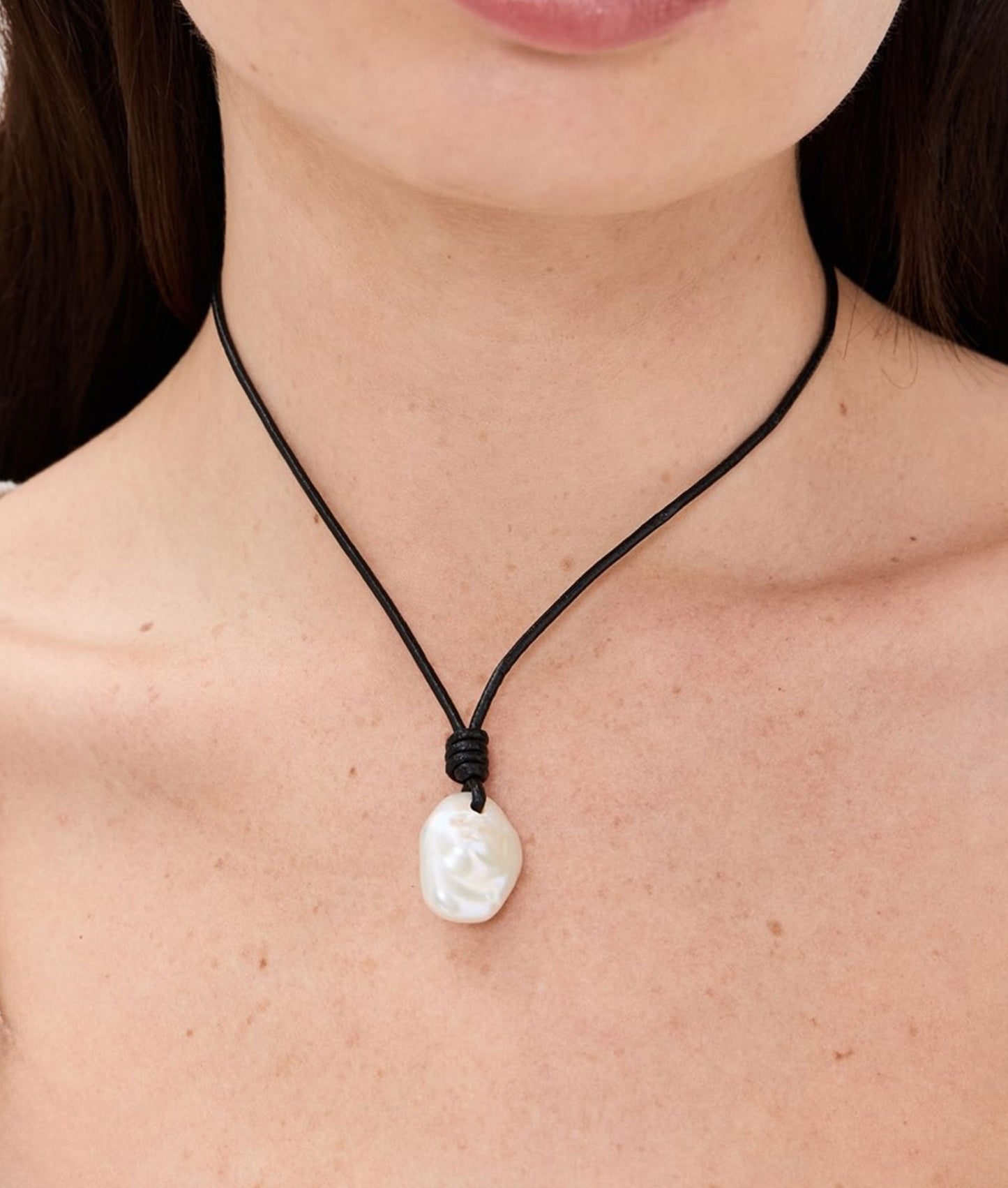 Justerbar halskæde med elegant vedhæng