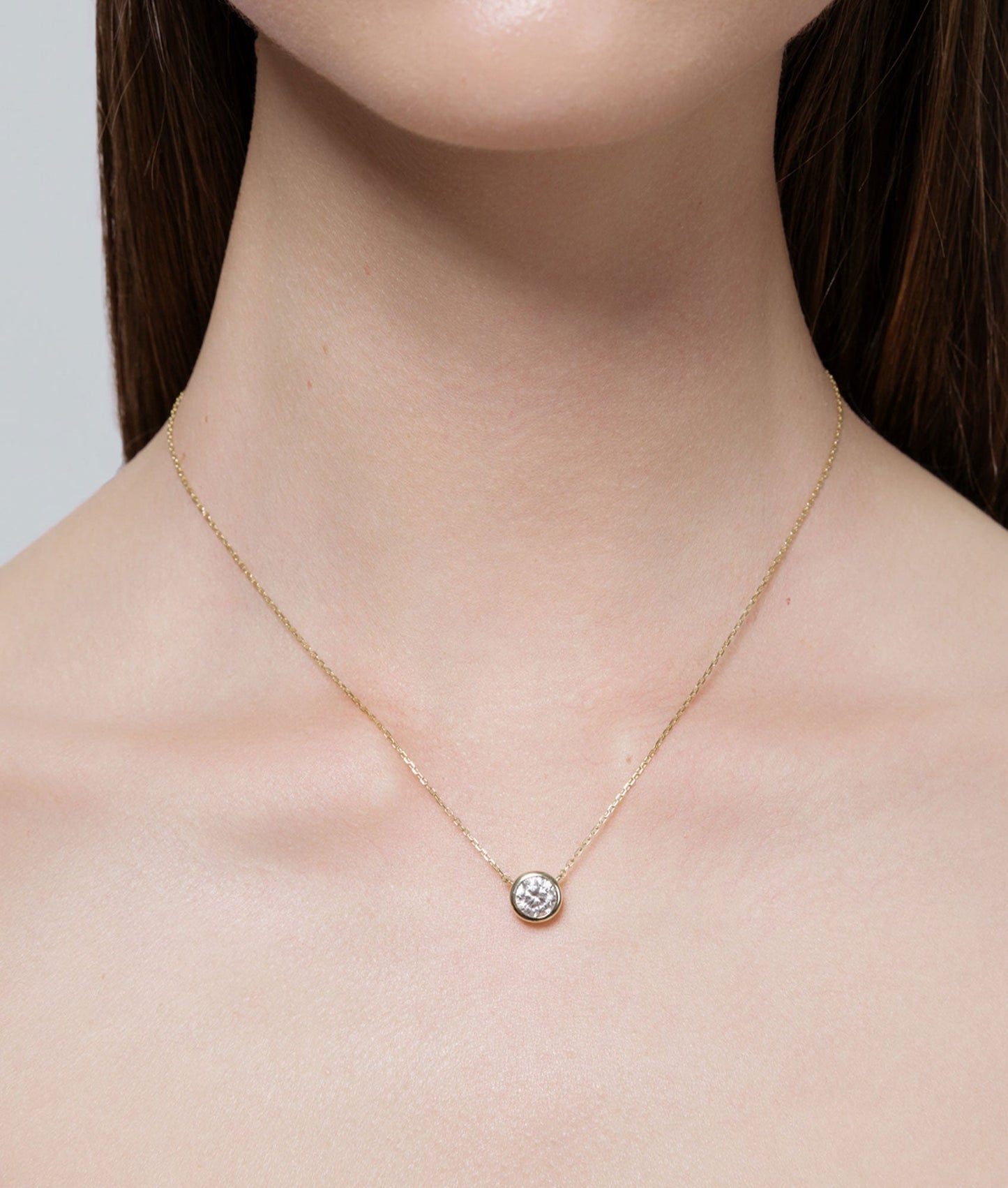 Elegant Moissanite Pendant Necklace – Timeless Bezel-Set Sparkle for Everyday Glamour